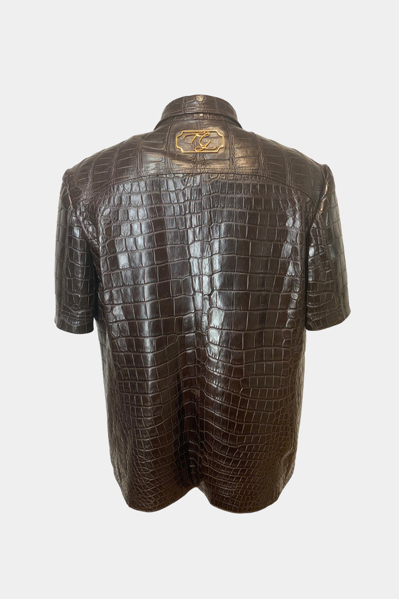 Chemise Le Manifeste en cuir de crocodile marron Galbert Paris – texture naturelle et coupe structurée